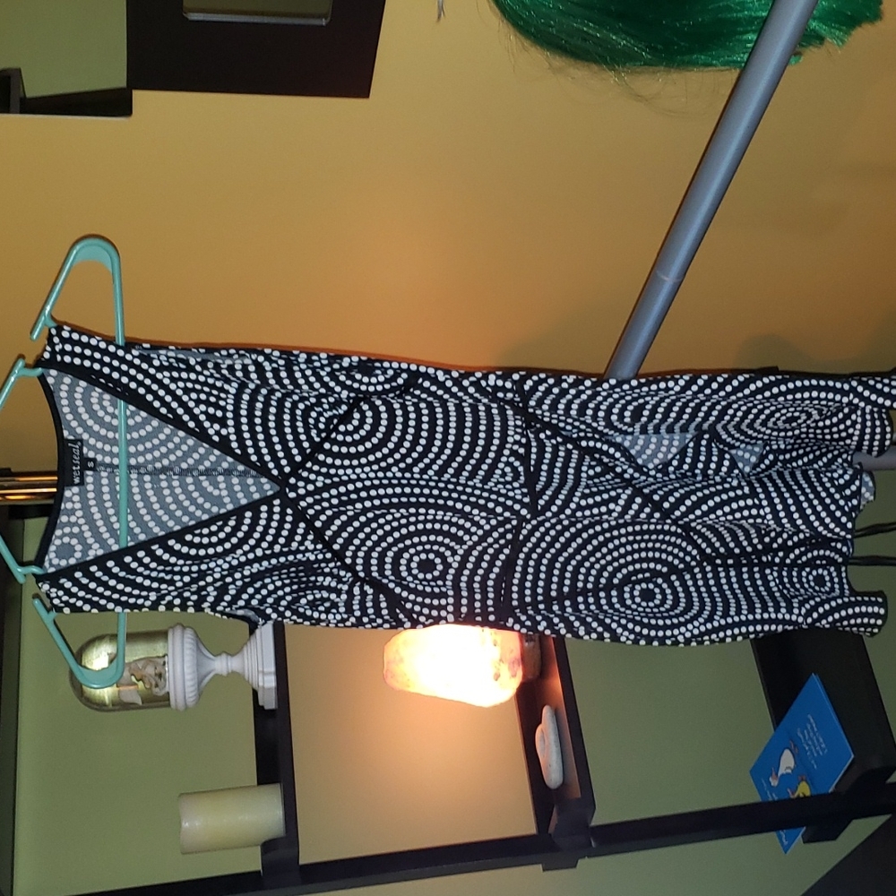 Wet seal size small black n white dress